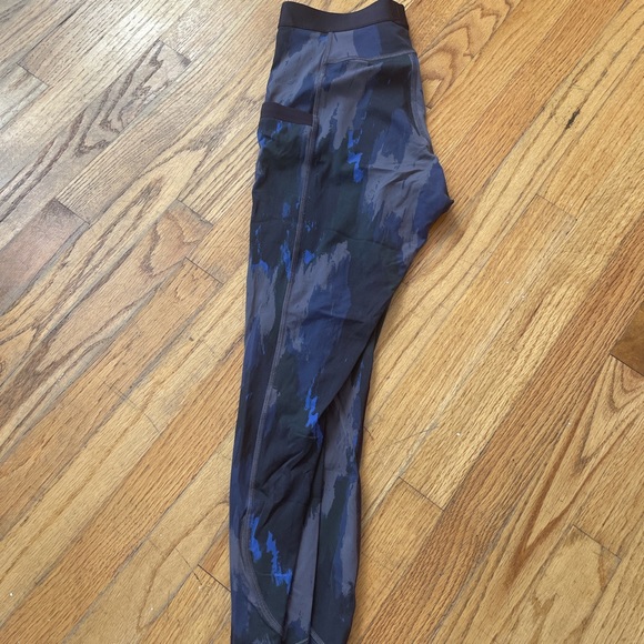 Robert geller limited edition lululemon leggings - Picture 4 of 5